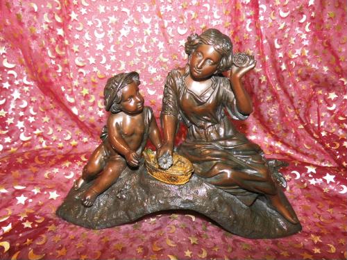 Antike Figur junge Frau mit Putte um 1900 / Bronzeoptik / Historismus Frankreich im Ebay-Shop gebrauchtwaren-kw2011 aufrufen