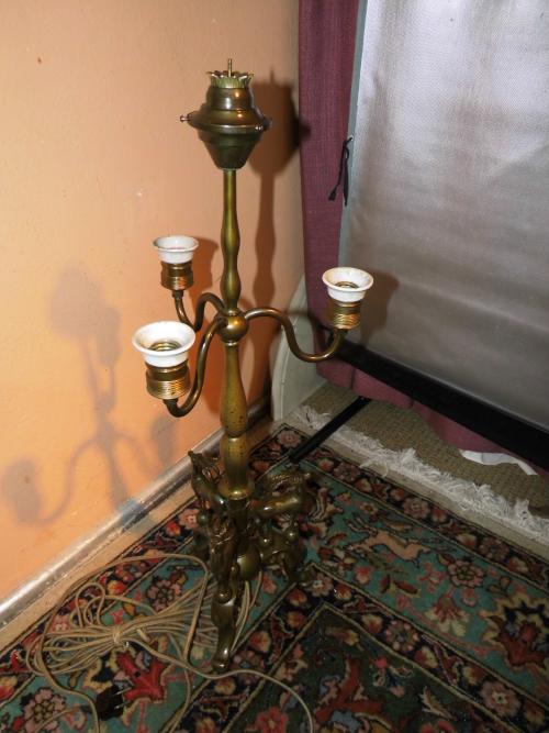 Antike Tischlampe aus Messing / Jugendstil Lampe mit Steinböcken um 1910 im Ebay-Shop gebrauchtwaren-kw2011 aufrufen